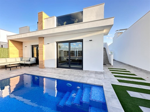 Amazing Modern Style Villa in Roldan