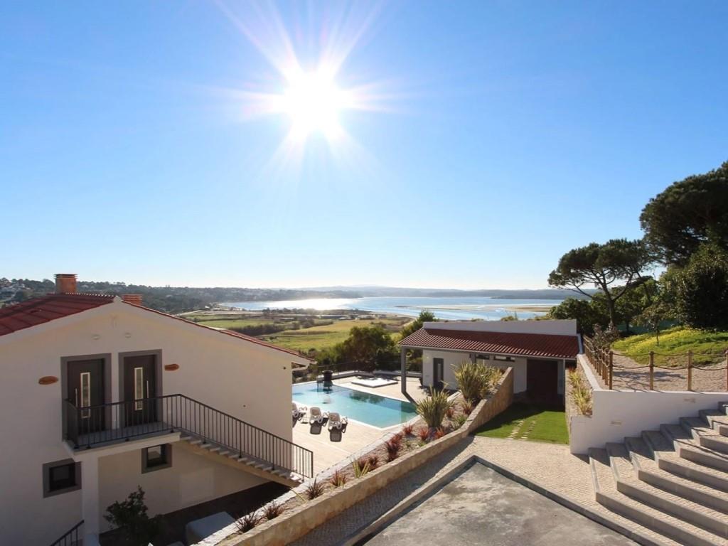 Wunderschöne und geräumige Villa mit herrlichem Blick über die Lagune von Óbidos.