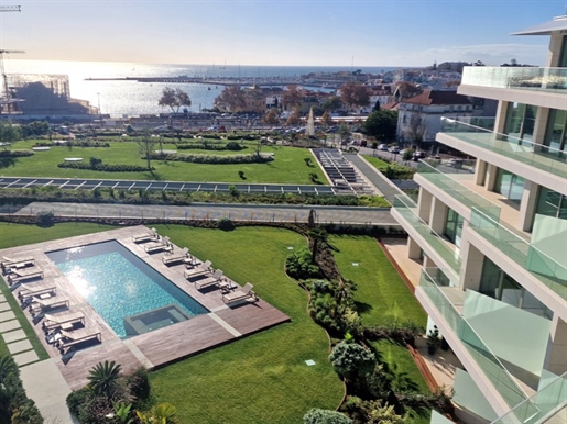 Prachtig penthouse met prachtig uitzicht op zee, in een luxe condominium met toplocatie in het centr