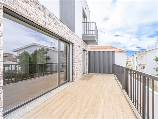 Brand new townhouse in Carcavelos