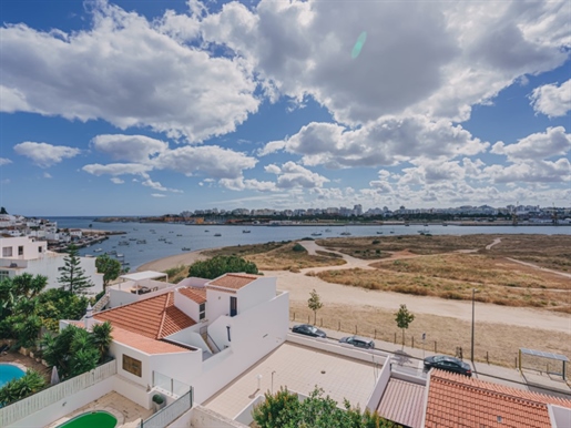 Charmosa moradia T2 com vista mar e piscina privada em Ferragudo