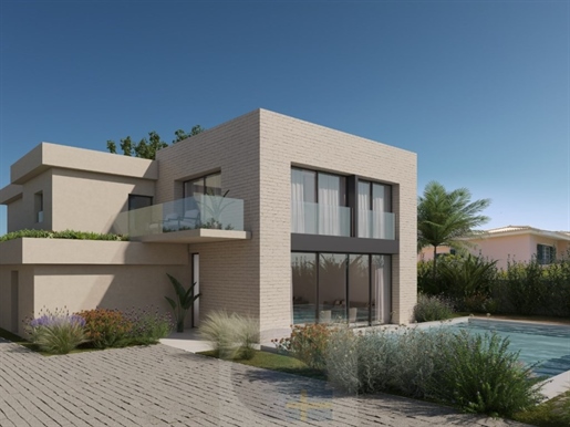 Modern new villa, with private pool, in a quiet area, close to golf course.