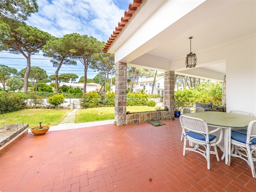 Very charming villa located in a quiet lovely area, near local beaches