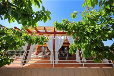 House with 7 apartments, 150 m from the sea