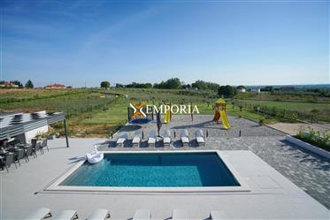 Luxury House With Pool, Fully Furnished, Close To Zadar