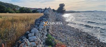 Attraktives Grundstück in erster Reihe zum Meer 1606 m2, Dobropoljana – Insel Pašman