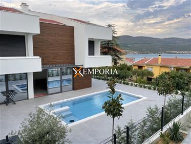 Moderne Luxusvilla mit Pool und Meerblick, Pridraga