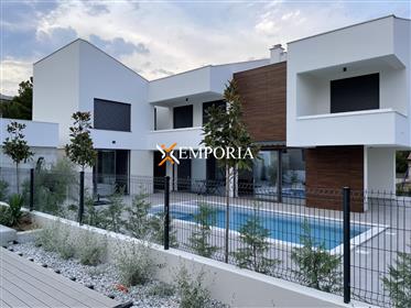 Villa de luxe moderne avec piscine et vue sur la mer, Pridraga