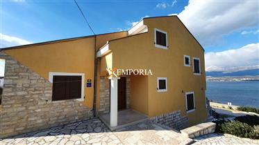 Zwei komplett eingerichtete Häuser mit tollem Meerblick, Novigrad