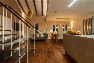 Designer apartment with a roof terrace on the peninsula – Zadar