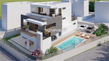 Neue moderne Villa mit Pool und zwei Garagen in Sukošan