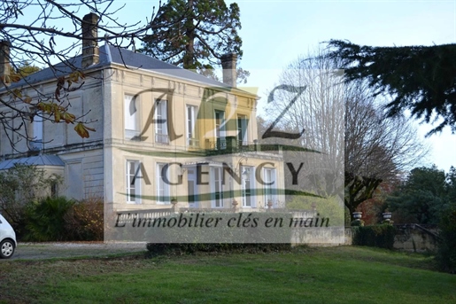 Beautiful Maison de Maitre with micro vineyard - Ref 8