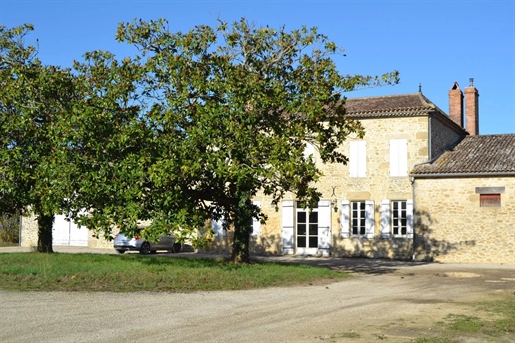 Propiedad de 109 hectáreas de viñedos en Aoc Burdeos y Bergerac