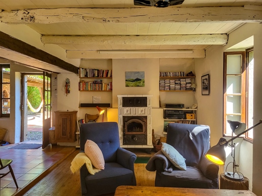 A country house with swimming pool and views of the Castle of Najac