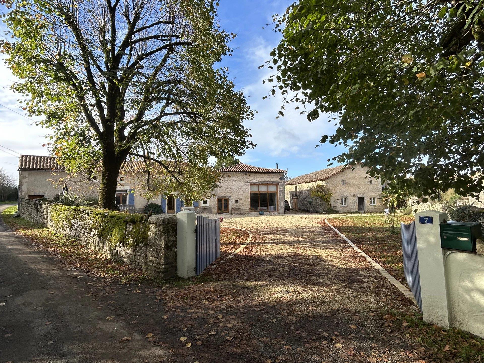 Maison à vendre, 136m², Limalonges