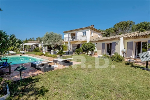Grimaud: very close to the village