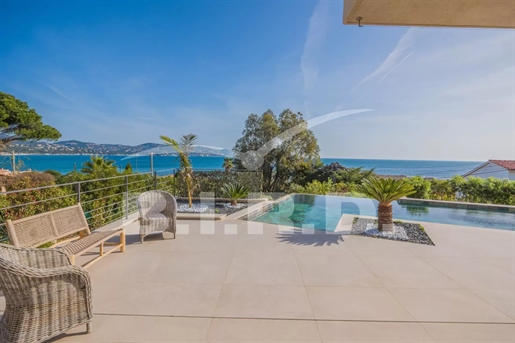Sainte Maxime: Nieuwe Villa Met Panoramisch Zeezicht