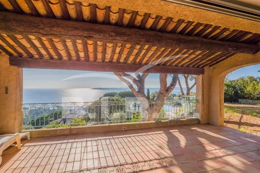 Område --Semaphore-- Provensalsk villa med havsutsikt över Saint Tropez