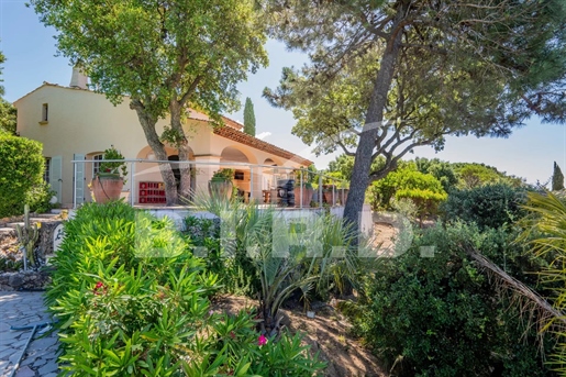 Villa mit Meerblick in Grimaud Guerrevieille