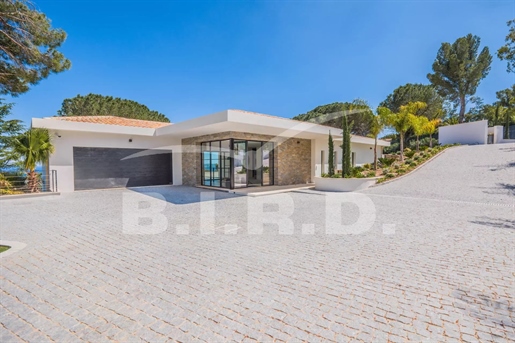 Sainte Maxime : Designvilla Mith Mit Blick Uber Die Bucht