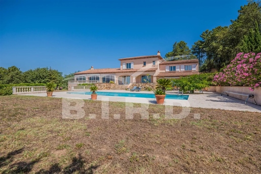 Property with panoramic view