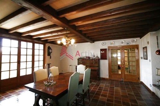 Maison à rénover 9 pièces - grand atelier et garage