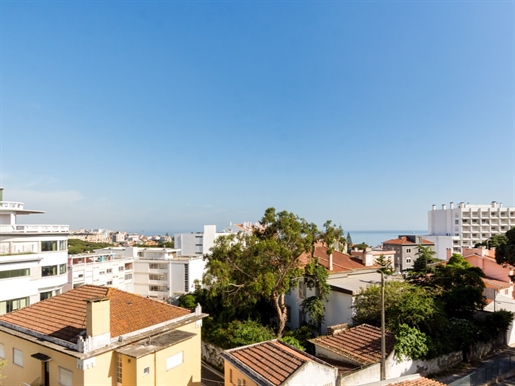 Apartamento T4, jardim e piscina comuns, vista mar - Monte Estoril