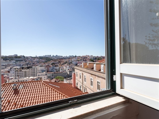 Maison pour réhabilitation, jardin et vues, Château de Lisbonne