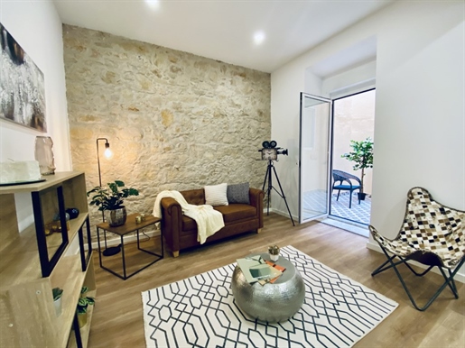 Appartement de 2 chambres, espace extérieur, entièrement rénové, meublé, S. Domingos de Benfica
