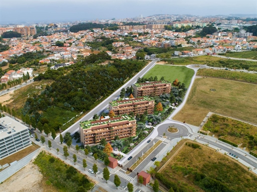 3 Bedroom apartment with terrace overlooking river, Vila Nova de Gaia