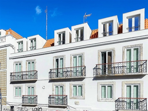 Apartamento T3, rentabilidade, pronto, varanda - Arroios Lisboa