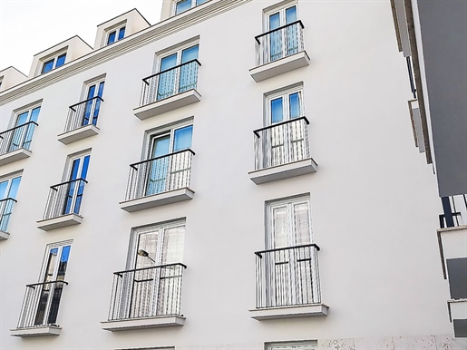 Apartamento T3, rentabilidade, pronto, varanda - Arroios Lisboa