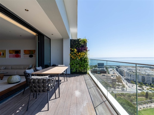 Penthouse, balcony, river view Parque das Nações