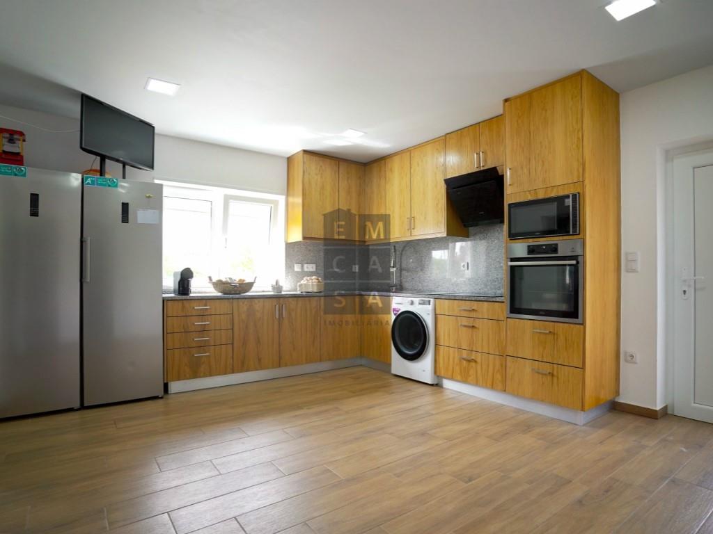 Vrijstaande woning 4 Slaapkamers Te Koop Estarreja