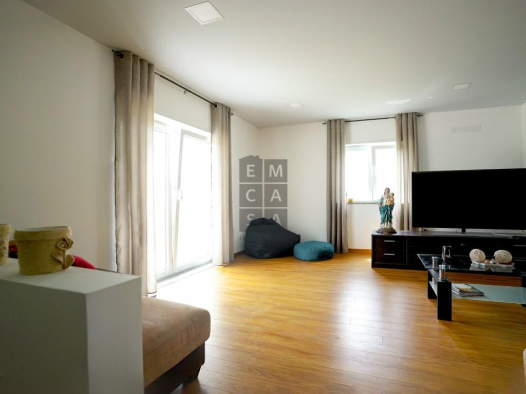 Vrijstaande woning 4 Slaapkamers Te Koop Estarreja