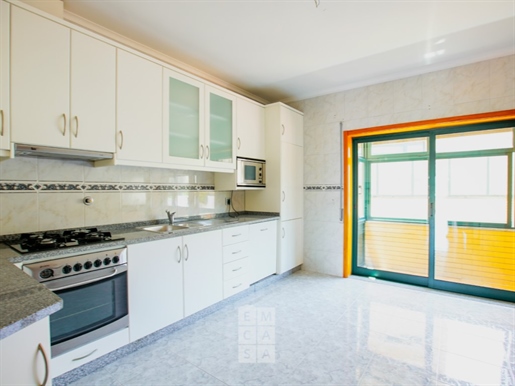 Apartment 2 Bedrooms Sale São João da Madeira