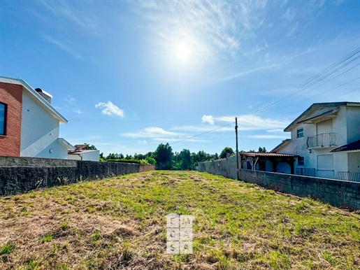 Terreno com 1360 m2 a 10 minutos do centro de Aveiro