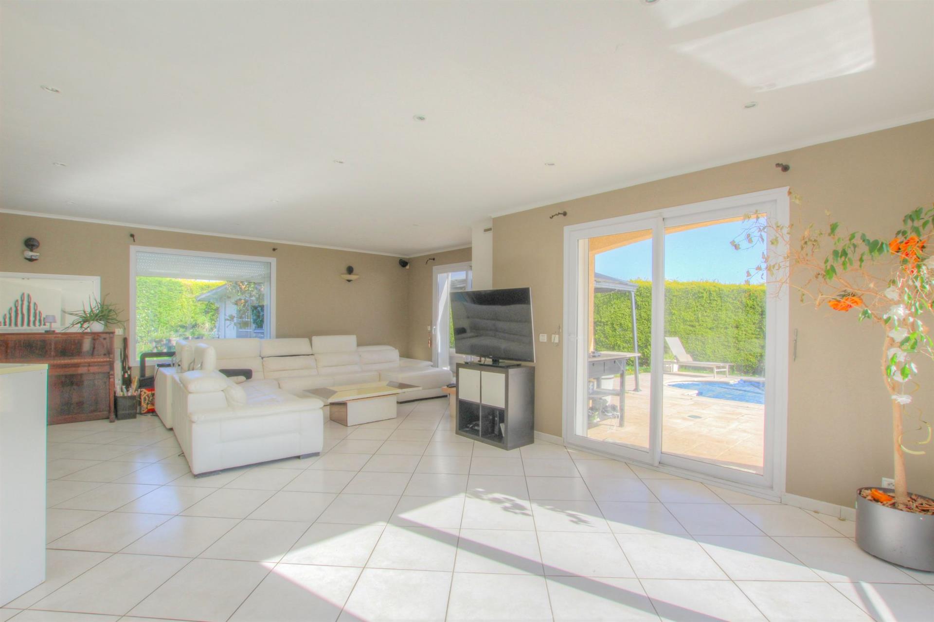 Maison 6 pièces - 160 m²