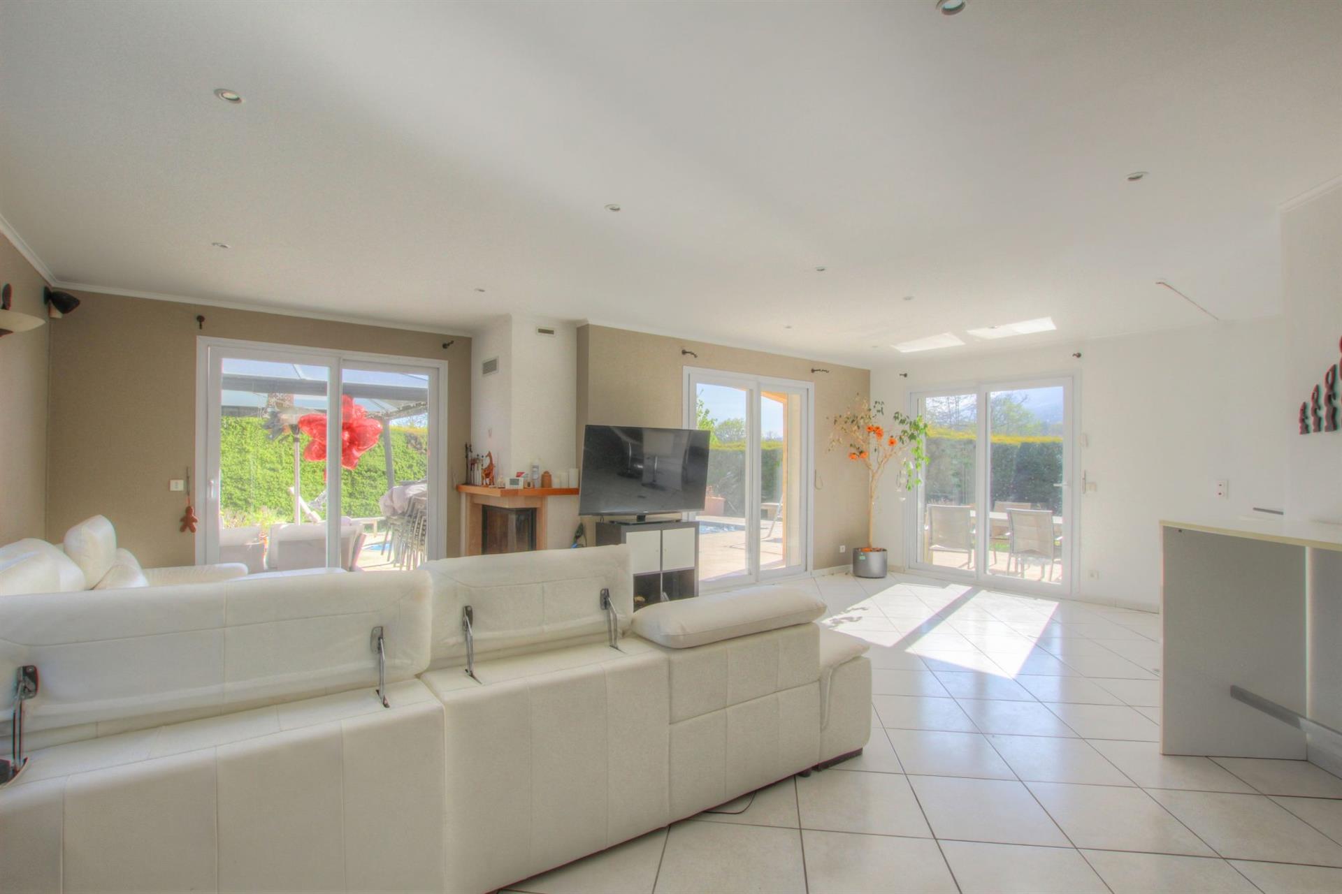 Maison 6 pièces - 160 m²