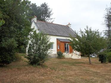 Country house of 3 bedrooms, modernized, shed, garden shed on 4000m2 of garden!