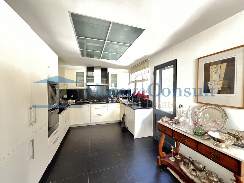 3 Bedroom Villa, Funchal with Sea View
