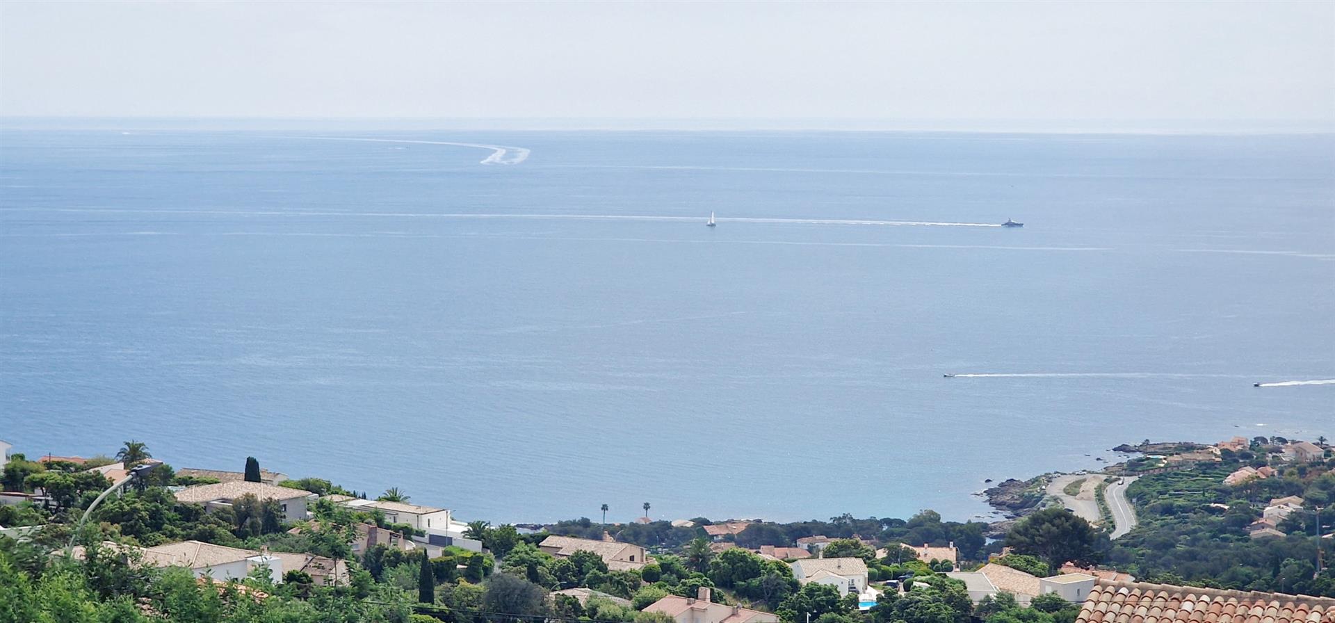 Villa with panoramic sea view
