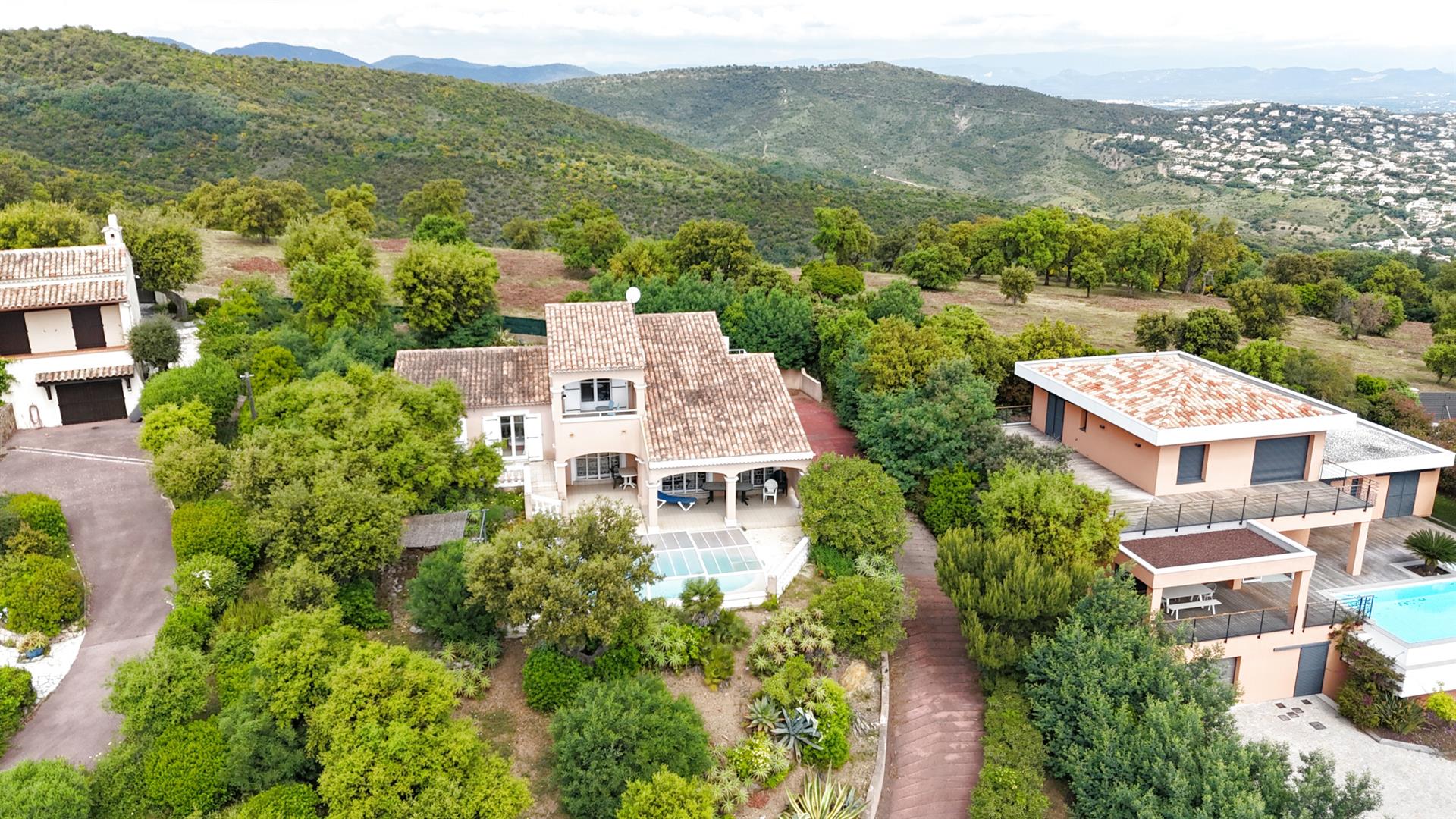 Villa with panoramic sea view