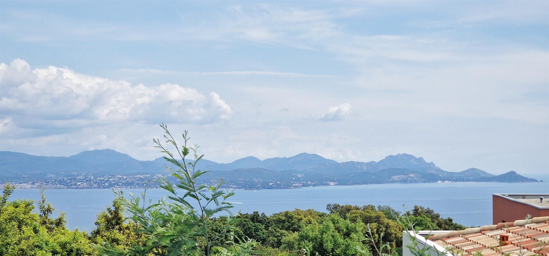 Villa with panoramic sea view