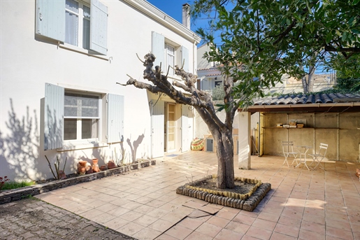 Pertuis, Townhouse with garden and garage
