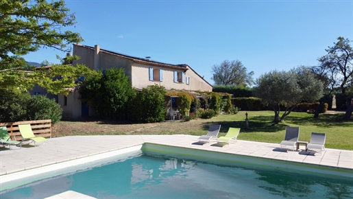Cucuron, exceptional property