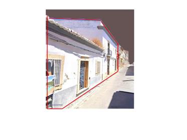 Two semi-detached houses to renovate in the centre of Faro
