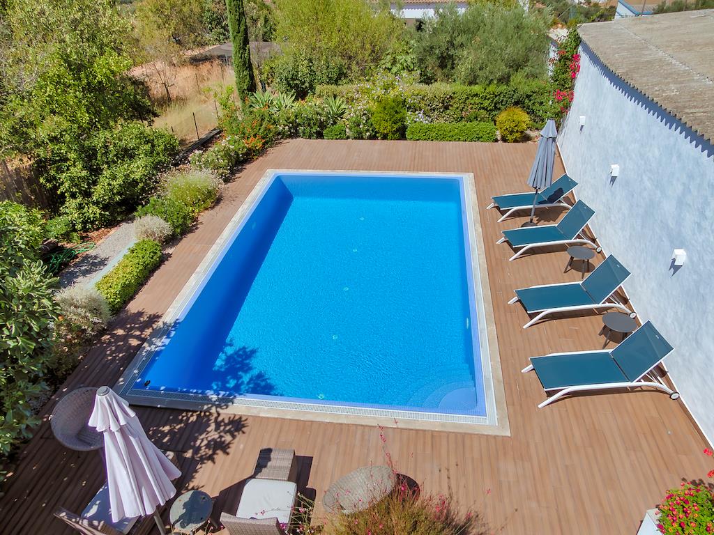 3 chambres avec piscine et jardin, licence pour la location, bonne rentabilté