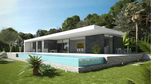 Villa moderna de obra nueva en venta en Denia