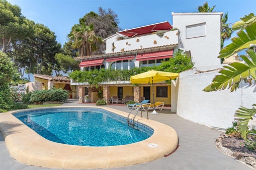 Villa mit Blick auf das Mittelmeer in Moraira